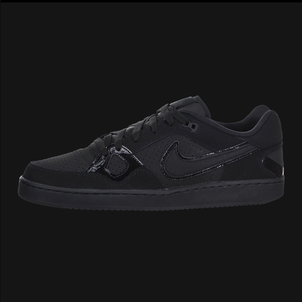 Nike - Son of Force - men’s size 9 black sneakers